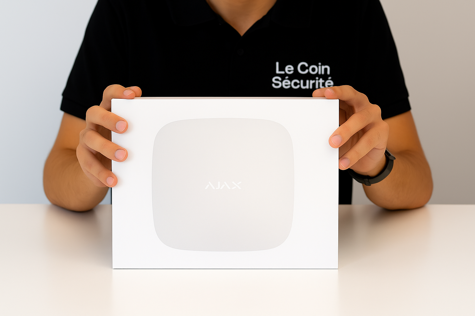 présentation de la centrale dans sa boîte par le Coin Sécurité